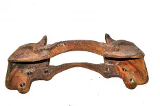 Скоба суппорта ведущего моста, левая MERCEDES-BENZ Actros MP2/MP3 (01.02-12.14)