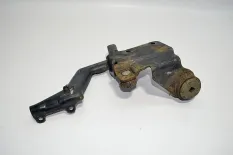 Петля нижней решетки радиатора, левая VOLVO FM (01.05-01.14)