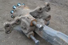 Поворотный кулак вспомогательного моста, правый MERCEDES-BENZ Actros MP2/MP3 (01.02-12.14)