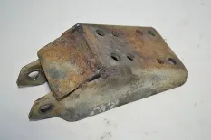 Кронштейн амортизатора ведущего моста, верхний правый MERCEDES-BENZ SK (01.87-12.96)