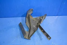 Кронштейн усилителя бампера, левый RENAULT TRUCKS Magnum Dxi (01.05-12.13)