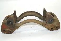 Скоба суппорта переднего моста, левая IVECO EuroTech (01.92-)