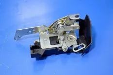 Замок двери, левый RENAULT TRUCKS Premium 2 (01.05-)