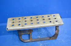 Подножка аккумуляторного ящика  RENAULT TRUCKS Premium 2 (01.05-)