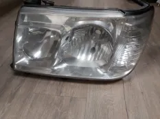 Фара Toyota Land Cruiser