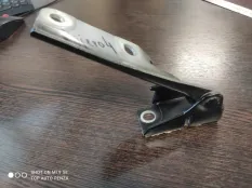 Петля капота Mitsubishi Pajero