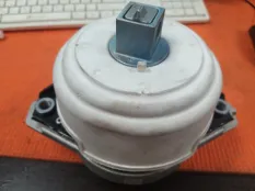 Опора двигателя Mercedes-Benz GL