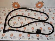 Уплотнитель двери Toyota Land Cruiser Prado