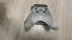 Кронштейн КПП BMW 530 d