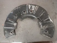 Пыльник тормозного диска VOLKSWAGEN Touareg