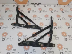 Петля крышки багажника BMW 520i