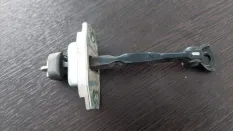 Ограничитель двери Toyota Camry
