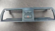 Кнопка аварийной сигнализации Toyota Camry