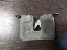 Замок капота BMW 525i