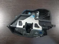 Замок двери BMW X5 4.8i