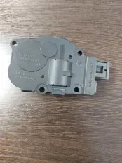 Моторчик заслонки печки MERCEDES S-classe