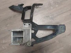 Кронштейн фары BMW 525i