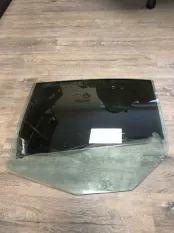 Боковое стекло BMW 525i
