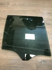 Боковое стекло BMW X5