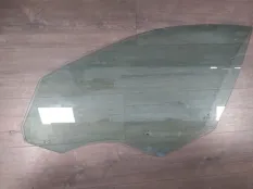 Стекло двери BMW 528i