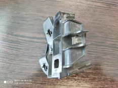 Кронштейн фары Toyota Land Cruiser Prado