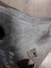 Кронштейн двигателя BMW 525i