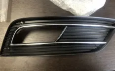 Заглушка бампера AUDI