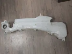 Бачок омывателя Mitsubishi Pajero