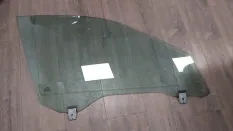 Стекло двери BMW 520i