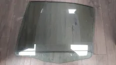 Стекло двери BMW 520i