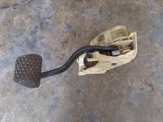 Педаль тормоза BMW 525i