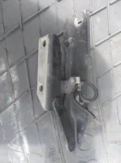 Петля капота BMW 525i