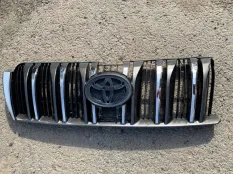 Решетка радиатора Toyota Land Cruiser