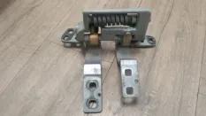 Петля крышки багажника BMW 530 d