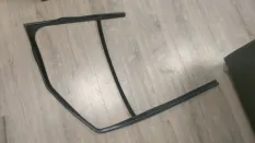 Уплотнитель стекла двери Land Rover Range Rover Sport