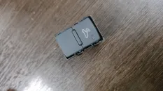 Кнопка аварийной сигнализации AUDI A8