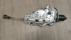 Доводчик двери багажника LEXUS RX400H