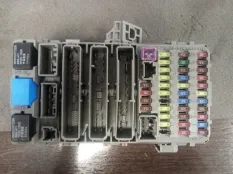 Блок предохранителей салонный Honda CR-V