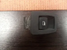 Кнопка стеклоподъемника BMW 520dX