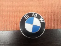 Эмблема BMW 520dX