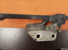 Петля капота AUDI A8