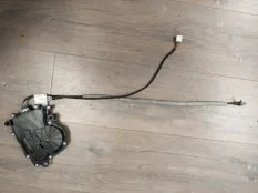 Доводчик двери багажника BMW 520dX