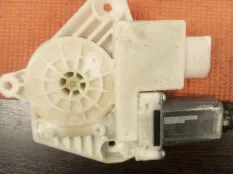 Мотор стеклоподъемника BMW 520dX