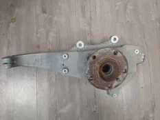 Кулак поворотный со ступицей BMW X5