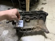 Блок цилиндров Mazda B3 323 Demio 1.3