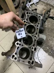 Блок цилиндров Mazda B3 323 Demio 1.3