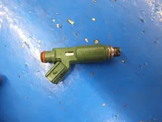 Форсунка 1ZZFE 1.8 Avensis Corolla 120 Premio