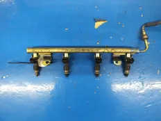 Рампа топливная Nissan X-trail Qashqai MR20 MR18