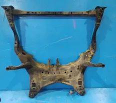 Подрамник балка подмоторная контракт Mazda