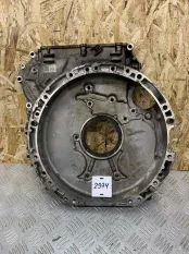 Крышка двигателя задняя Mercedes OM651 2.2